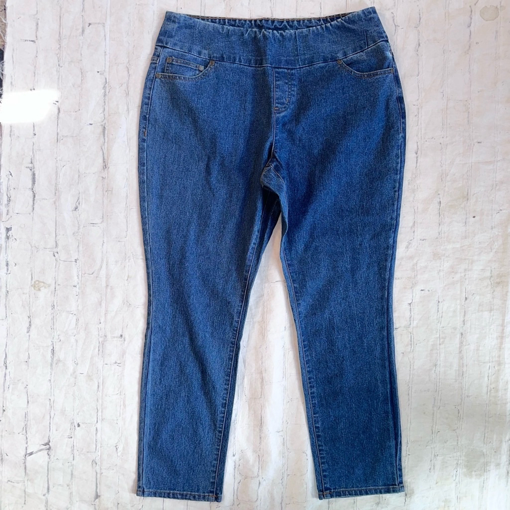 NWOT Women’s Size 16P Chadwicks Pull On Medium Blue Denim Jeans